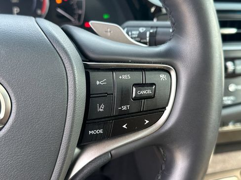 Used 2024 Lexus ES 350 w/ Premium Package FWD image 26