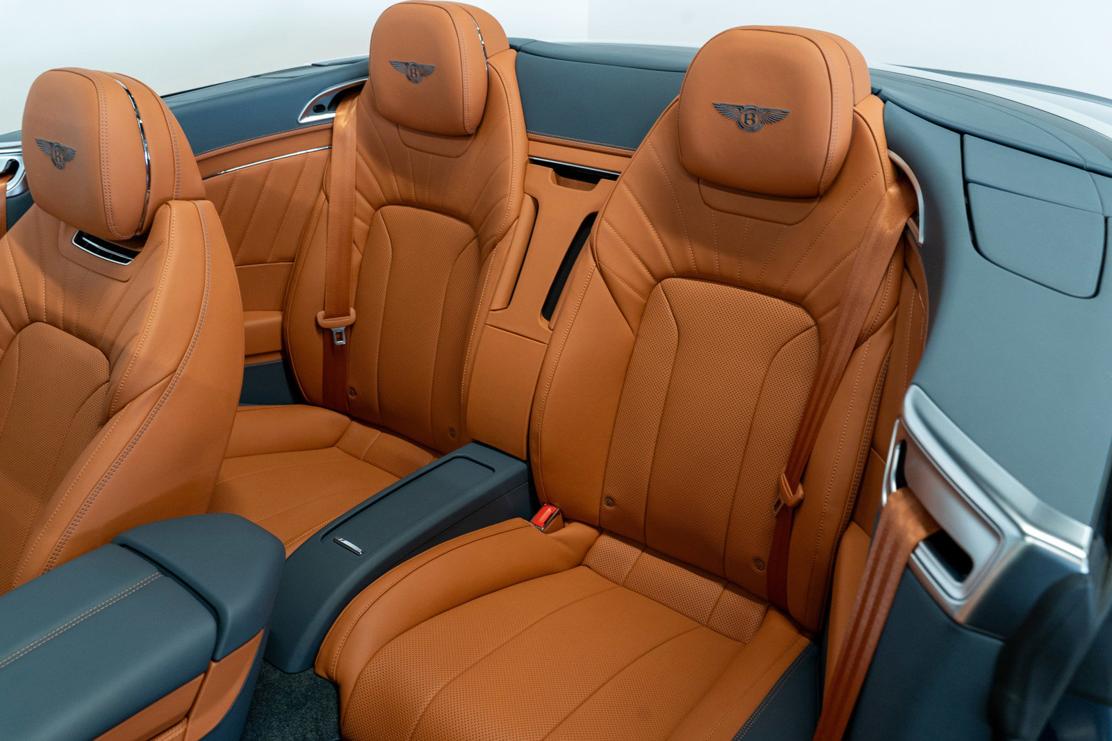 Used 2024 Bentley Continental GT V8 AWD/4WD image 39