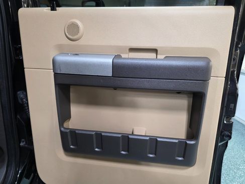 Used 2015 Ford F250 Lariat w/ Lariat Interior Package image 24