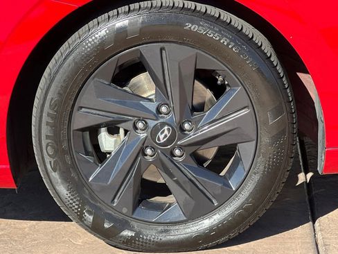 Used 2023 Hyundai Elantra SEL w/ Cargo Package image 31