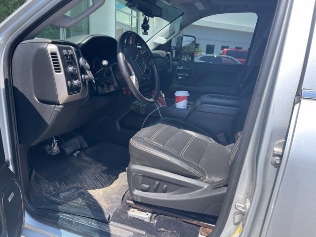Used 2018 GMC Sierra 2500 Denali w/ Duramax Plus Package AWD/4WD image 3