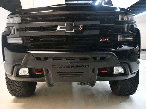 Used 2021 Chevrolet Silverado 1500 LT Trail Boss w/ Convenience Package II image 11