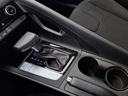 Used 2024 Hyundai Elantra SEL image 24