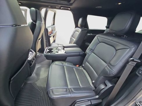 Used 2021 Lincoln Navigator Reserve w/ Luxury Package AWD/4WD image 19