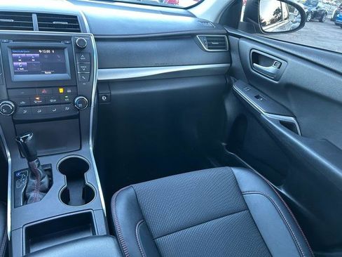Used 2016 Toyota Camry SE FWD image 13