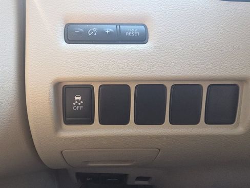 Used 2015 Nissan Murano S w/ Navigation Package AWD/4WD image 15