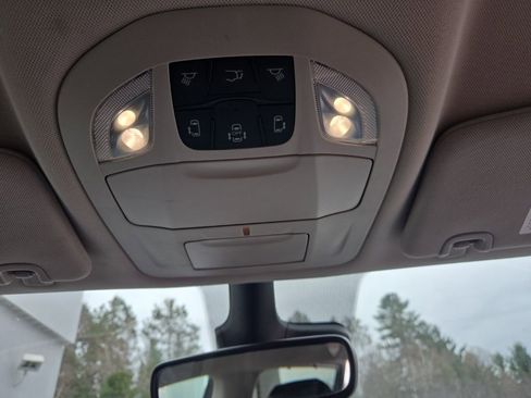 Used 2023 Chrysler Pacifica Touring-L FWD image 44