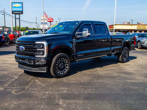 Used 2025 Ford F250 Platinum AWD/4WD image 3