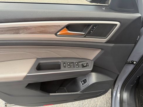 Used 2021 Volkswagen Atlas Cross Sport SE w/ Panoramic Sunroof Package image 13