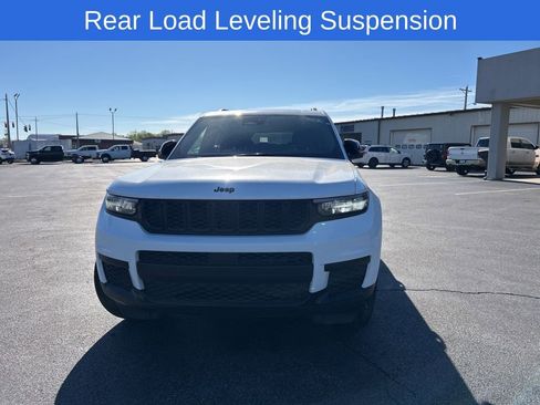 Used 2025 Jeep Grand Cherokee L Altitude image 9