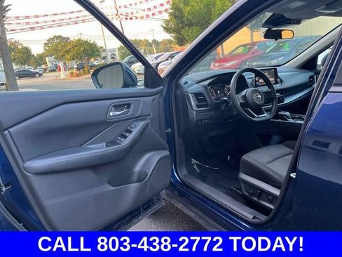 Used 2024 Nissan Rogue SV FWD image 4