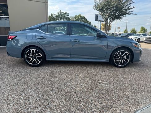 Used 2025 Nissan Sentra SR image 7