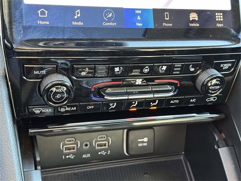 Used 2024 Jeep Grand Cherokee Limited w/ Luxury Tech Group II image 27