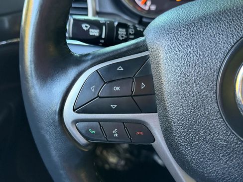 Used 2018 Jeep Grand Cherokee Limited AWD/4WD image 36
