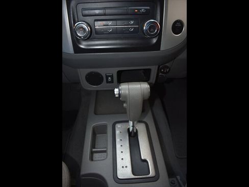 Used 2019 Nissan Frontier S image 12