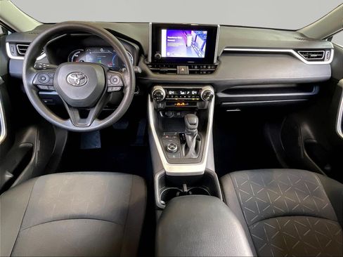 Used 2025 Toyota RAV4 XLE AWD/4WD image 7