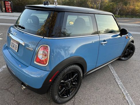 Used 2013 MINI Cooper Hardtop image 2