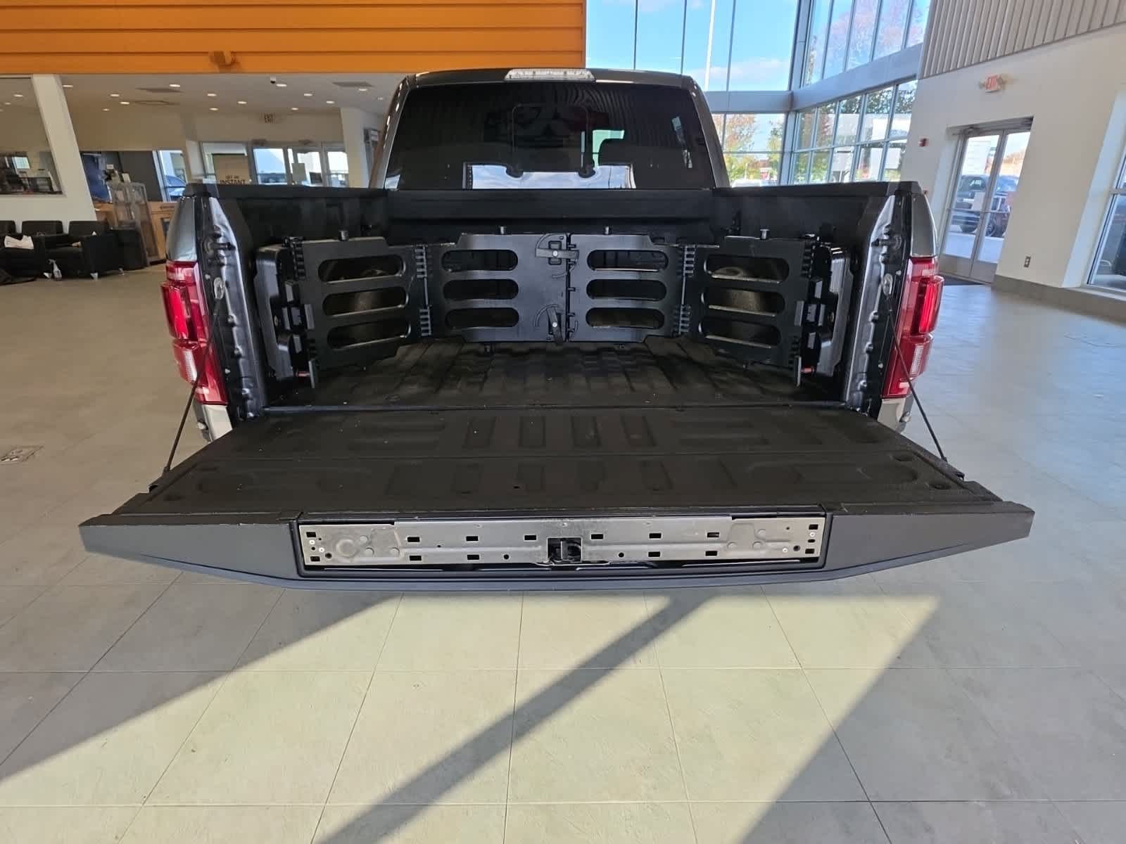 Used 2018 Ford F150 Raptor w/ Equipment Group 802A Luxury AWD/4WD image 11