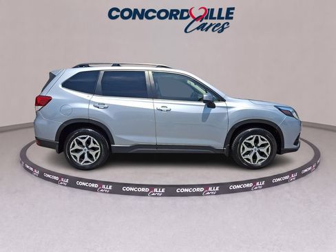 Certified 2023 Subaru Forester Premium AWD/4WD image 8