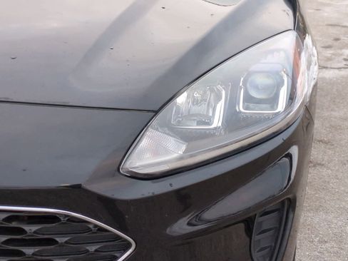 Certified 2022 Ford Escape SE w/ Cold Weather Package image 11