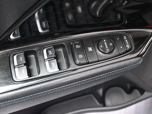 Used 2022 Kia Niro EX Premium image 11