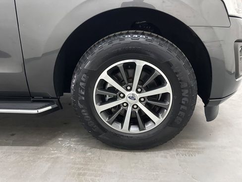 Used 2019 Ford Expedition XLT w/ Equipment Group 202A AWD/4WD image 63