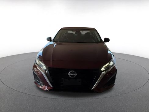 Used 2025 Nissan Altima 2.5 SV FWD image 15