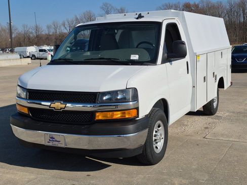 New 2025 Chevrolet Express 3500 w/ Power Convenience Package RWD image 3