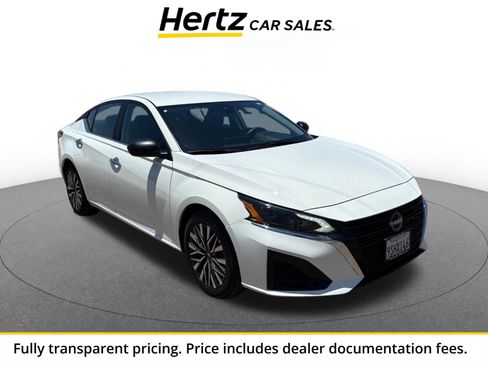 Used 2025 Nissan Altima 2.5 SV FWD image 1