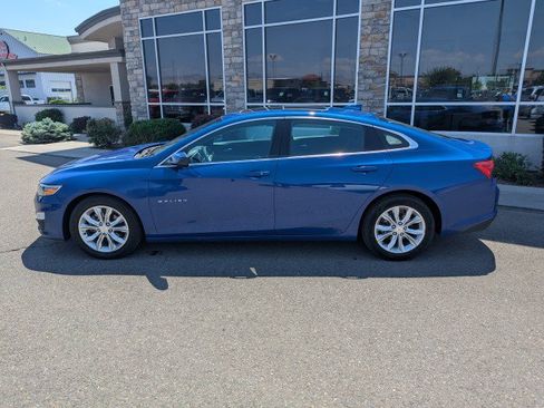 Used 2023 Chevrolet Malibu LT FWD image 2