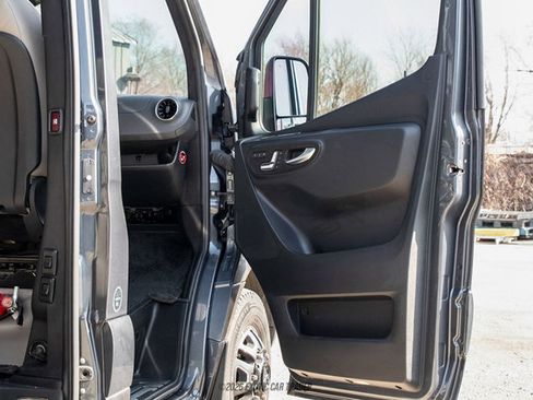 Used 2020 Mercedes-Benz Sprinter 3500 image 21