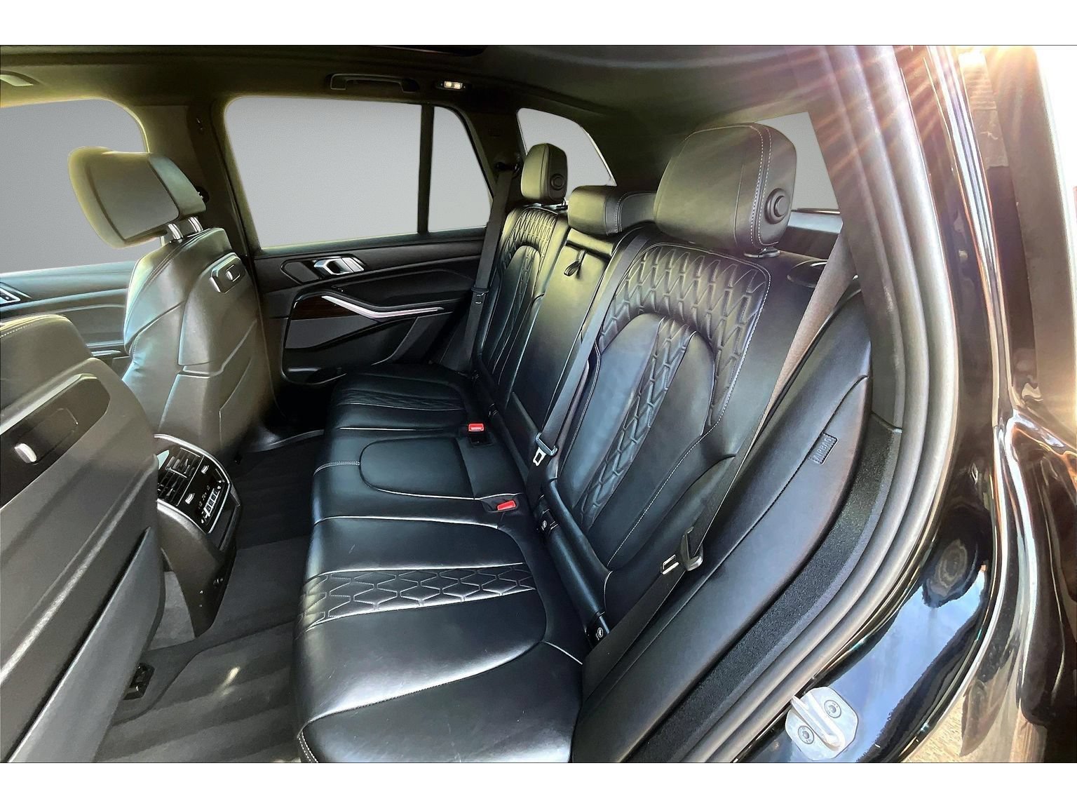 Used 2025 BMW X5 xDrive50e AWD/4WD image 35