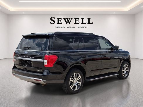 Used 2022 Ford Expedition XLT RWD image 4