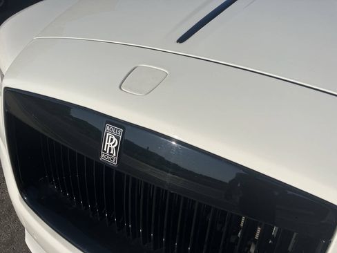 Used 2018 Rolls-Royce Dawn RWD image 38