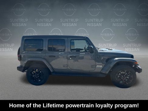 Used 2023 Jeep Wrangler Unlimited Sahara w/ Cold Weather Group AWD/4WD image 7