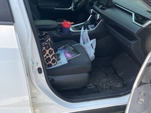 Used 2020 Toyota RAV4 XLE w/ Convenience Package image 5