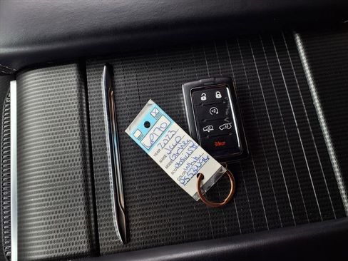 Used 2023 Jeep Grand Wagoneer Series II image 12