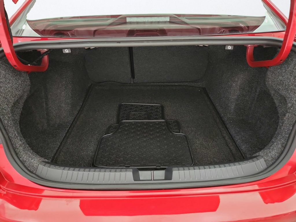 Used 2023 Volkswagen Jetta SE w/ Panoramic Sunroof Package FWD image 29
