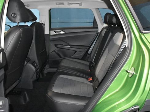 New 2026 Volkswagen Taos SE FWD image 15