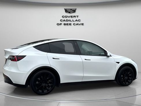 Used 2021 Tesla Model Y Long Range image 10