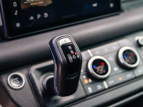 Used 2020 Land Rover Defender 110 S image 20