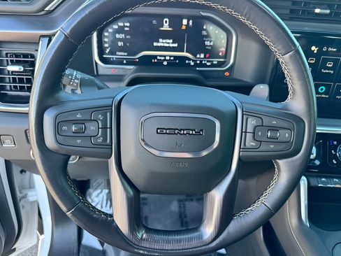 Used 2023 GMC Sierra 1500 Denali Ultimate AWD/4WD image 18