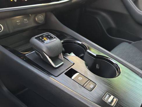 Used 2021 Nissan Rogue S image 24