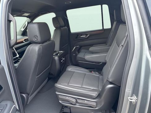 Used 2025 GMC Yukon XL Denali image 13