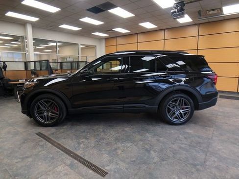 New 2026 Ford Explorer ST image 4