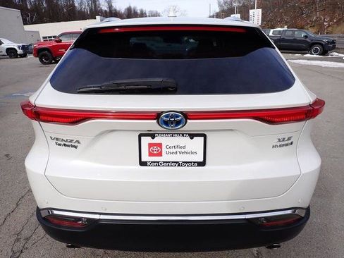 Certified 2021 Toyota Venza XLE image 5