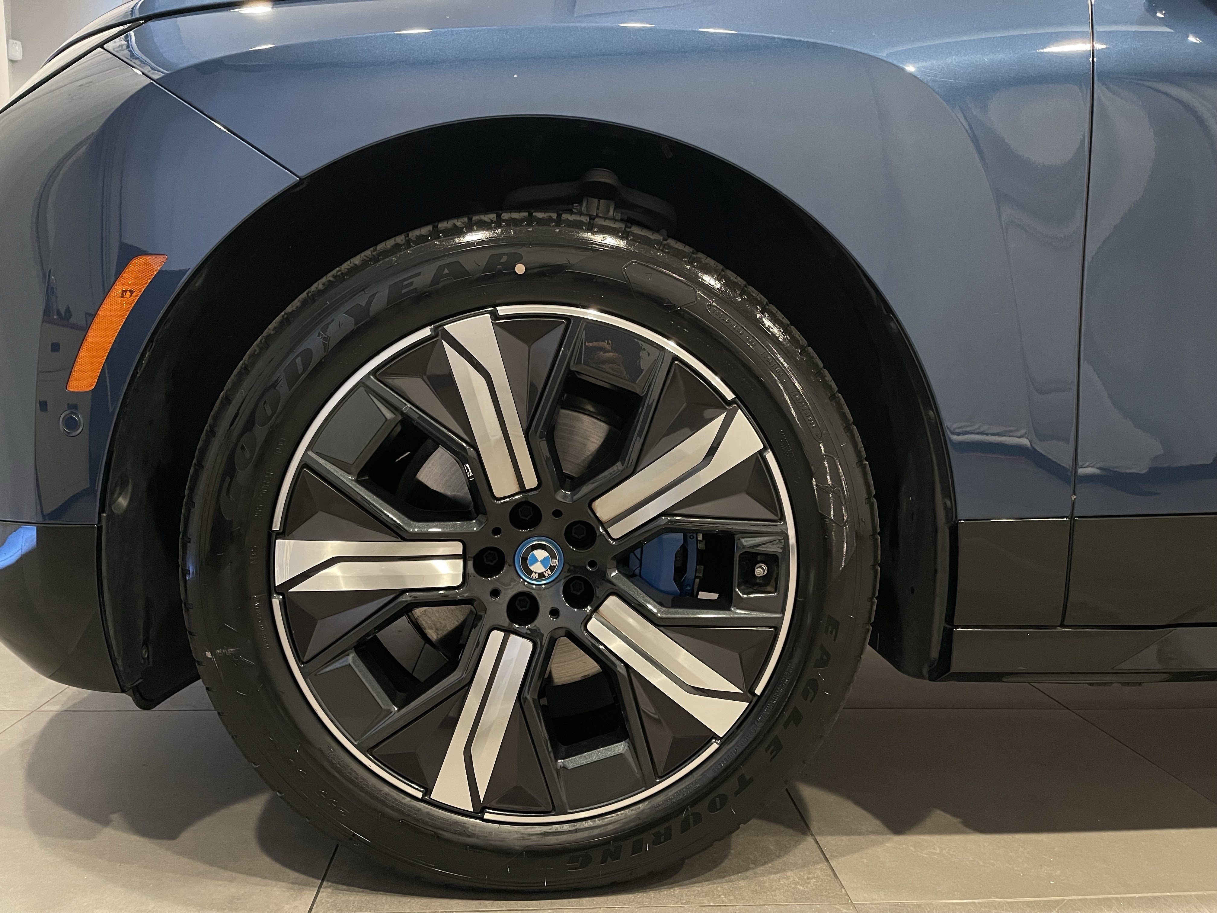 Certified 2024 BMW iX xDrive50 w/ Sport Package AWD/4WD image 7