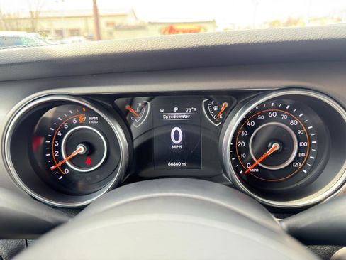 Used 2018 Jeep Wrangler Unlimited Sport image 40