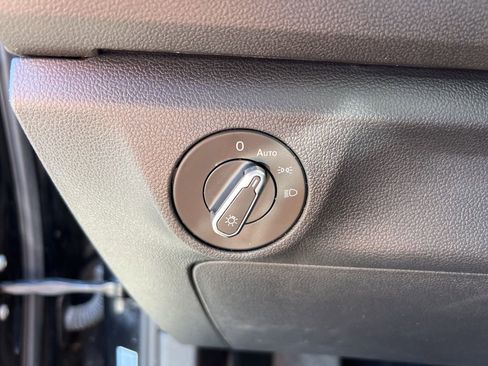 Used 2024 Volkswagen Jetta SE image 11