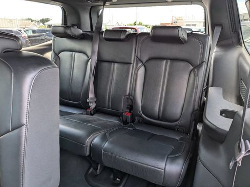Used 2024 Jeep Wagoneer Series II w/ Flexible Seating Group AWD/4WD image 19